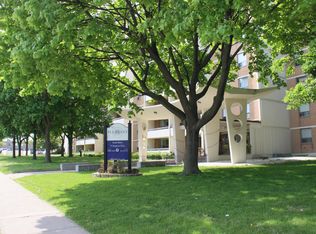 75 Wendover Dr, Hamilton, ON L9C 2S7