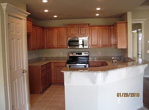 3rd image of 1313 W Gum St