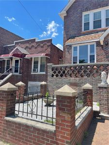 2527 Laconia Avenue, Bronx, NY, 10469