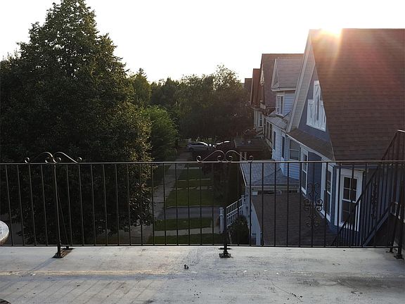 2nd image of 696 Richmond Ave #3