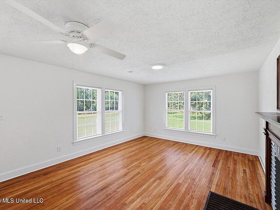 4th image of 2220 Simpson Hwy #149