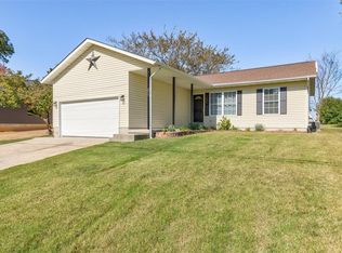 253 Veterans Dr, Ste Genevieve, MO 63670