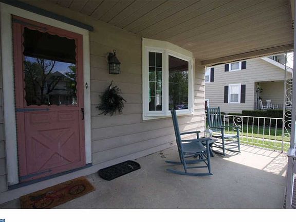 2nd image of 627 Linden Ave