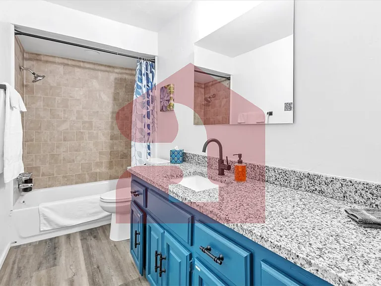 4045 Thunderbird Dr — Photo 8
