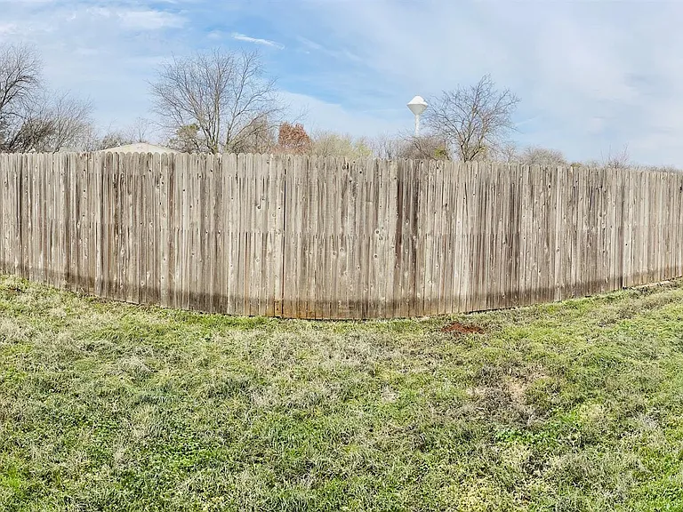 502D S Cleburne Whitney Rd — Photo 2