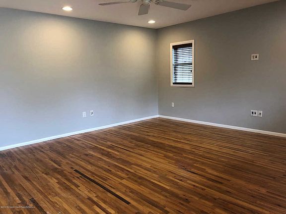 3rd image of 238 Maine St