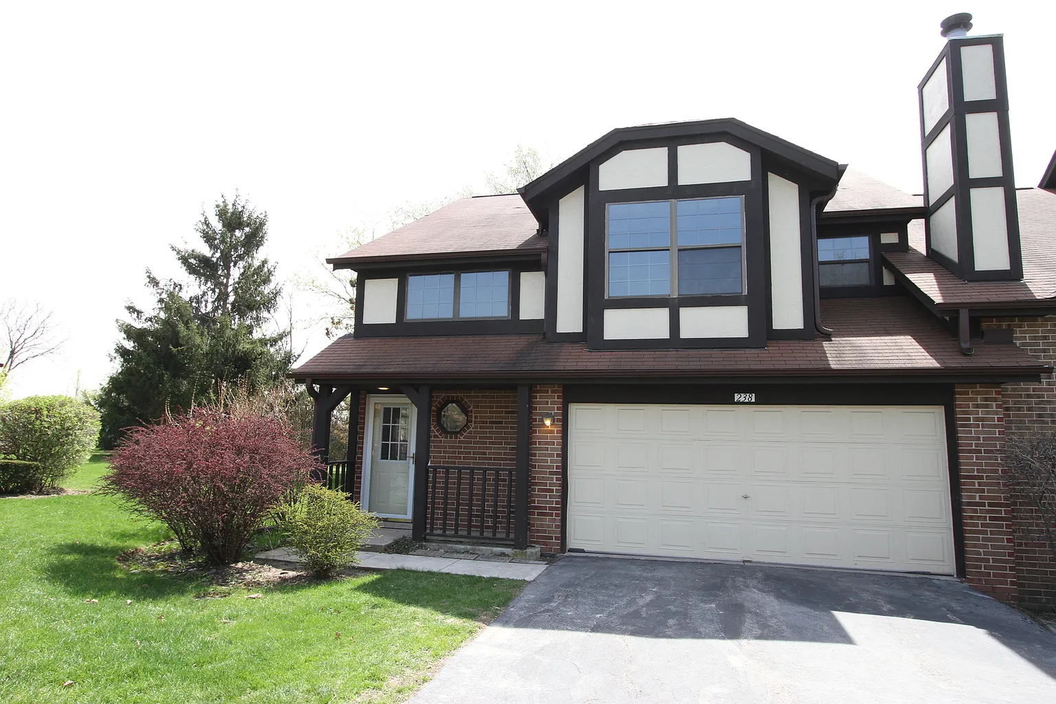 238 Oak Knoll Ln photo 1