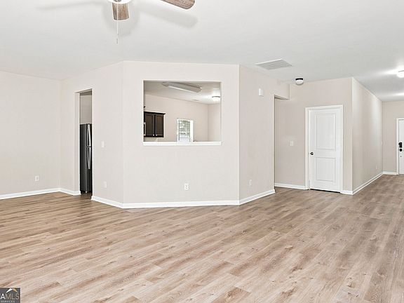 3rd image of 3109 Avondale Dr SE
