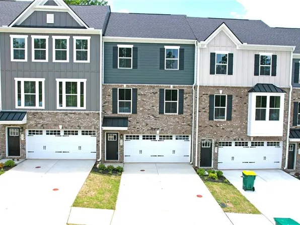 961 Woods Chapel Rd, Buford, GA 30518