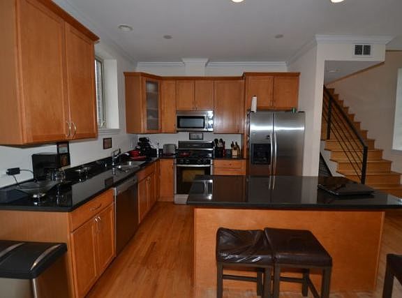 2nd image of 1741 N Fairfield Ave #4
