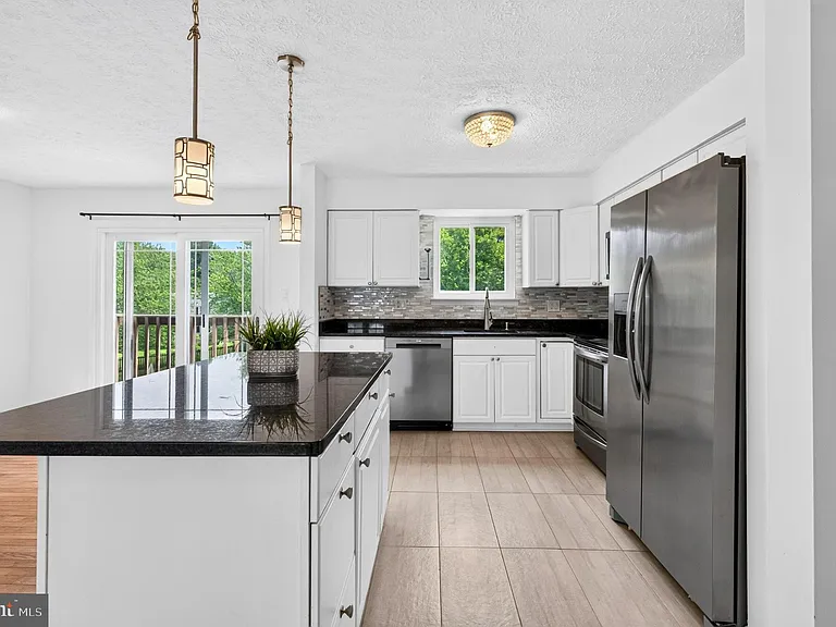 13296 Hollinger Ave — Photo 27
