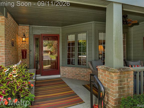 3rd image of 954 Pine Trail Dr