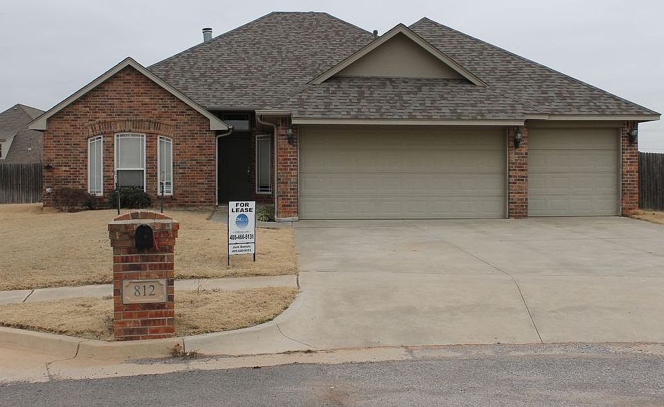 1st image of 812 Caroline Dr