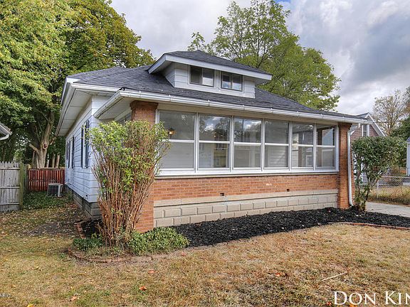 2nd image of 777 Eleanor St NE