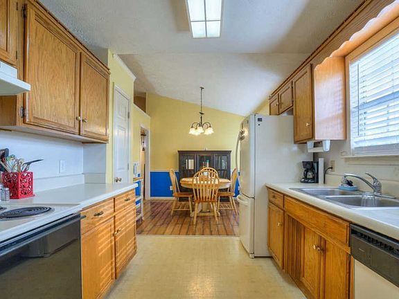 5th image of 316 Lahinch Ln