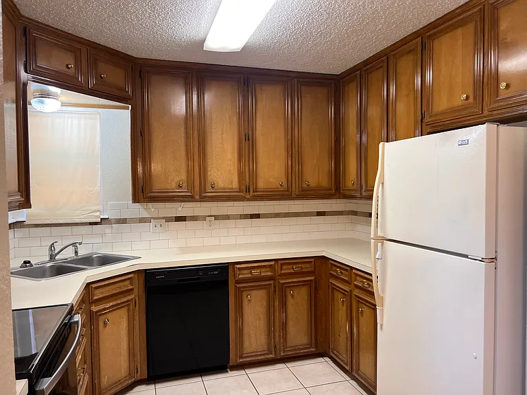 2206 93rd Pl — Photo 7