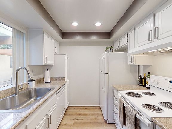 5th image of 1407 N Sunrise Way Unit 20
