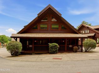 727 Golf View Blvd, Pigeon Forge, TN 37863