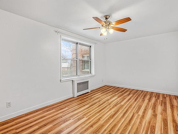 5th image of 28-02 Parsons Blvd #1F