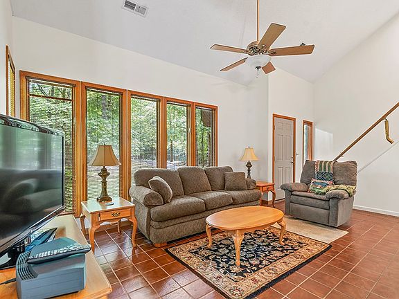 3rd image of 116 Laguna Ln