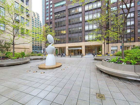 5th image of 322 W 57th St APT 17C