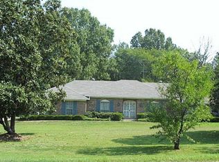 93 Plantation Dr, Vicksburg, MS 39183