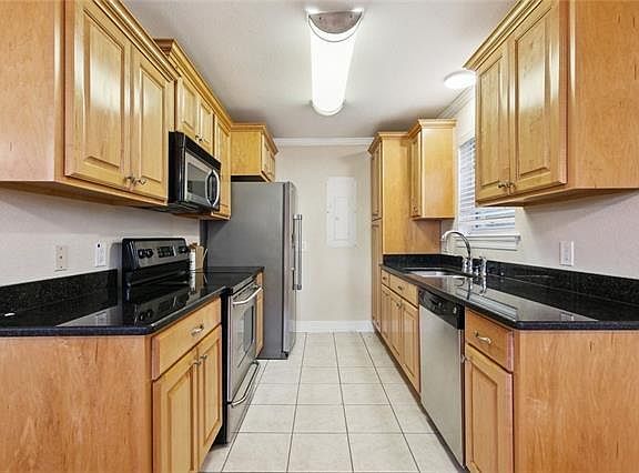 4th image of 6958 Orleans Ave #B
