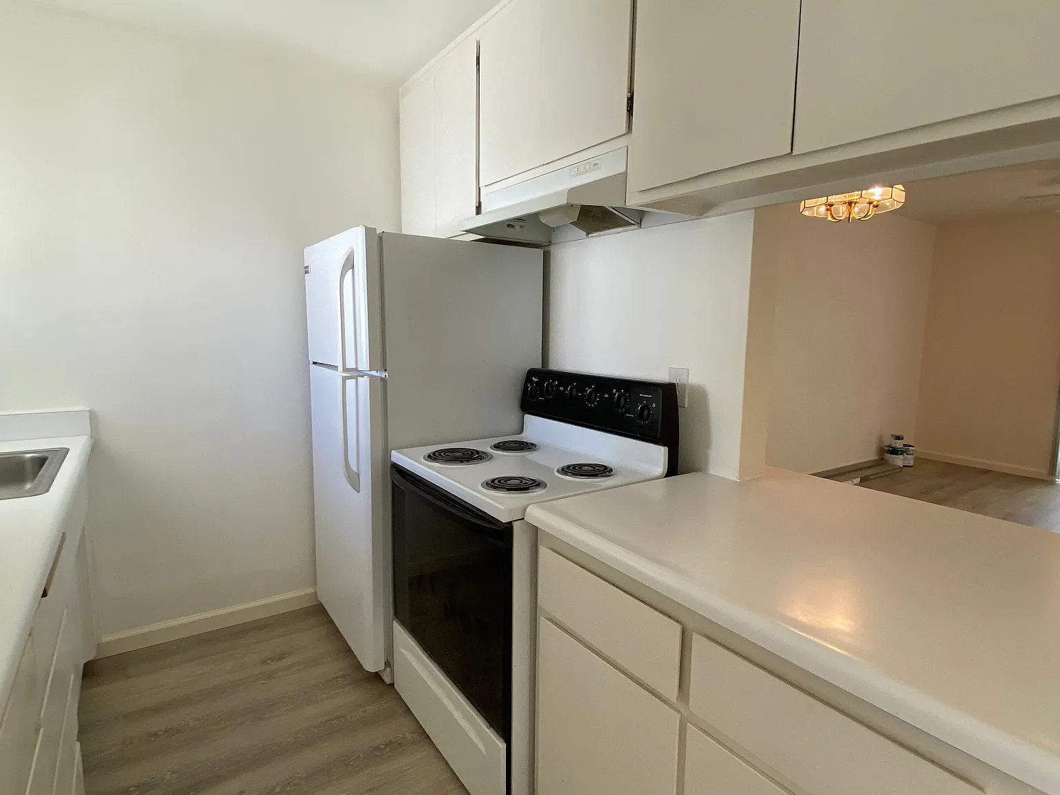 2 bed, 800 sqft, $2,200 — Photo 4