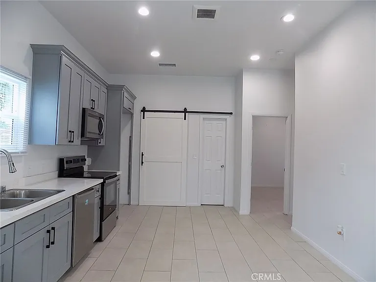 6640 Lake St — Photo 5