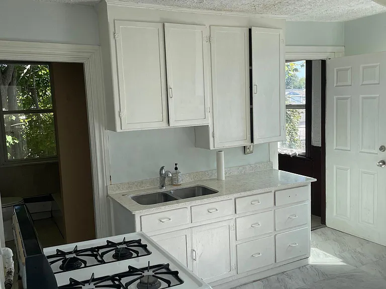 34 Sherwood St #2 — Photo 7