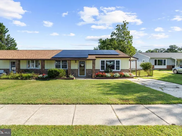 1085 Fitz Ct, Pasadena, MD 21122