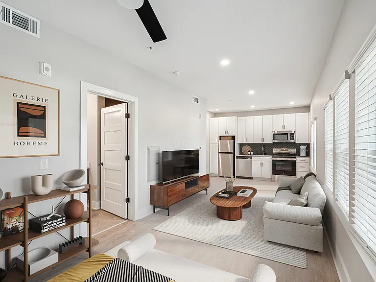 900 Willow — Photo 15