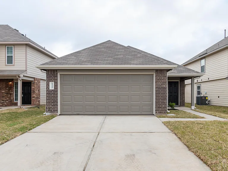 Volta Gardens Ct — Photo 1