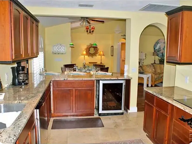 6115 Island Park Ct — Photo 3