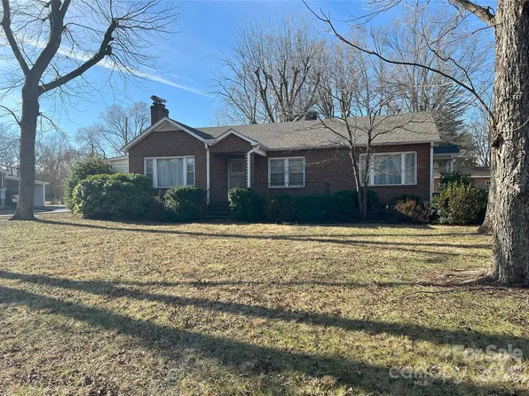 708 Mount Olive Church Rd, Newton, NC 28658