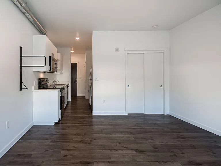 54 Woodstock Apartments~ Great Location ~Vibrant Neighborhood — Photo 14