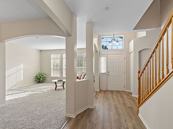3rd image of 2653 Maple Cir #2653