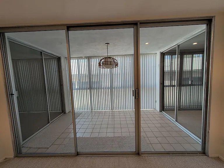 415 Montana Ave — Photo 19