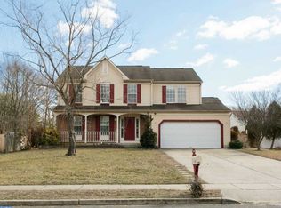 31 Rosalind Cir, Sicklerville, NJ 08081