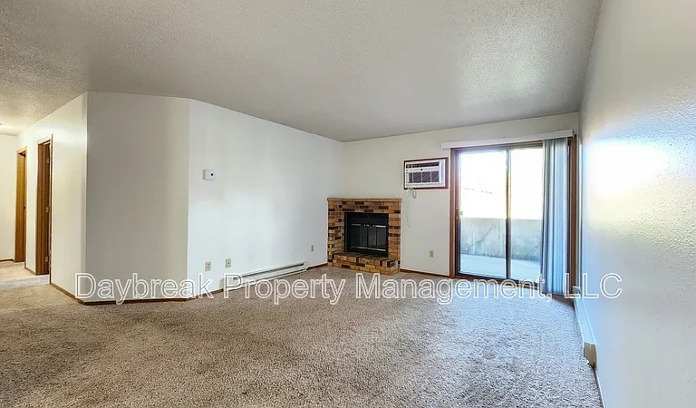 3402 15th Ave S #103 — Photo 2