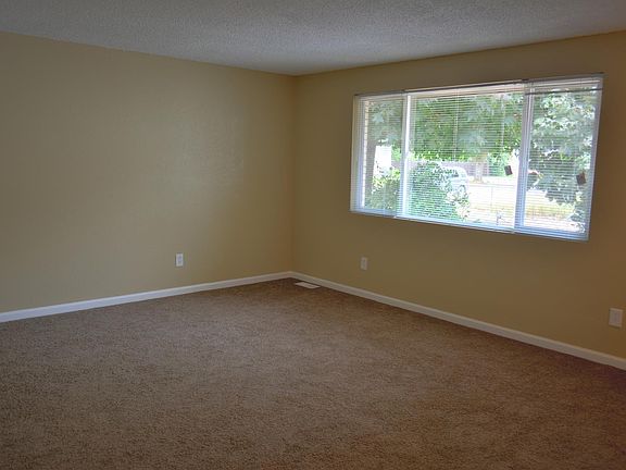 3rd image of 414 E Olympic Ave