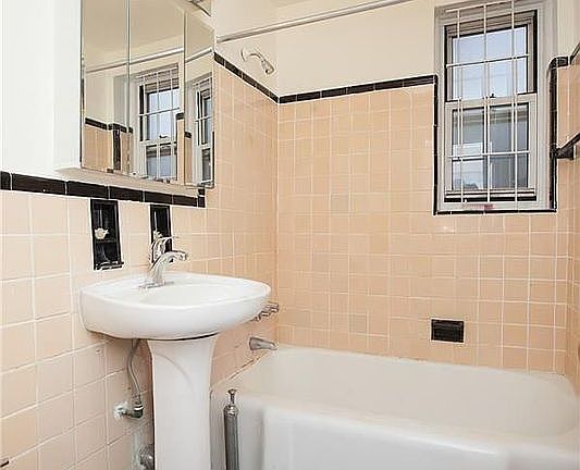 5th image of 66-40 108th St APT 4-D
