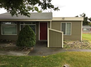 690 SW 9th St #B15, Hermiston, OR 97838