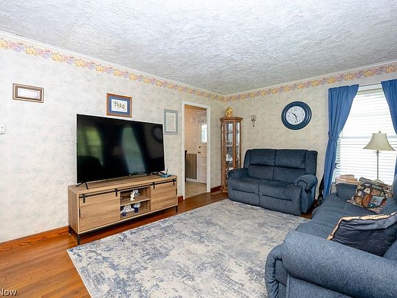 3rd image of 4963 Lattasburg Rd