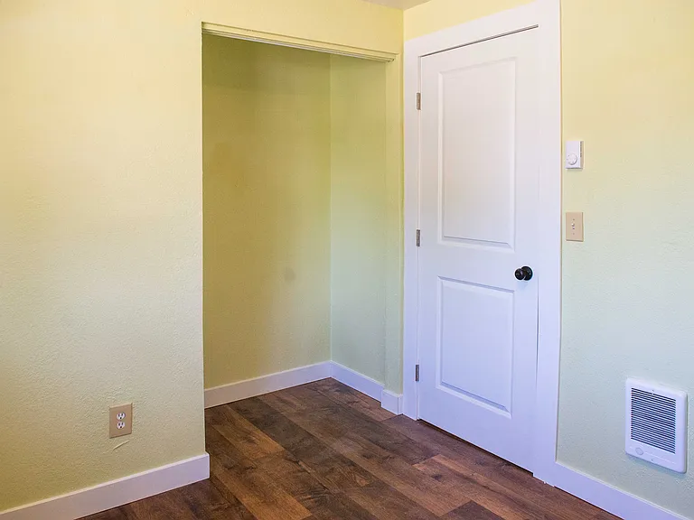 2328 SW Glacier Ave — Photo 11