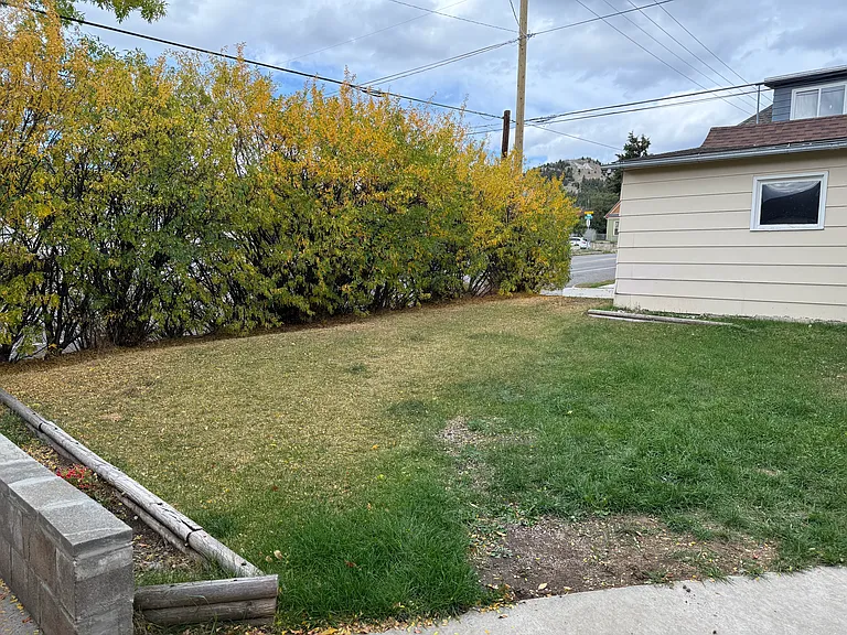 1063 W Mercury St — Photo 10