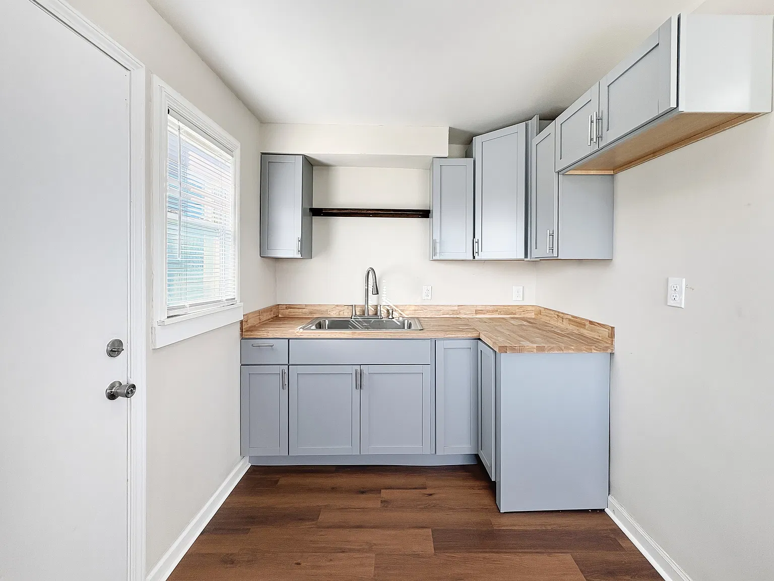 4 bed, 1000 sqft, $1,500 — Photo 4