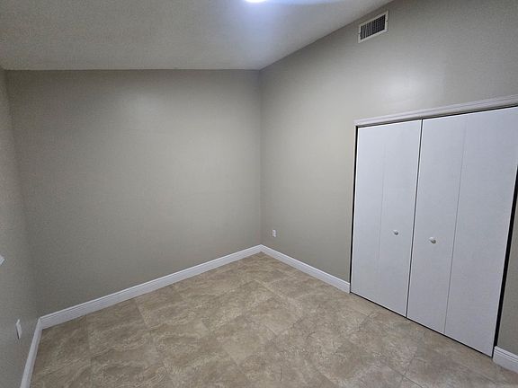 5th image of 6033 Pine Ln