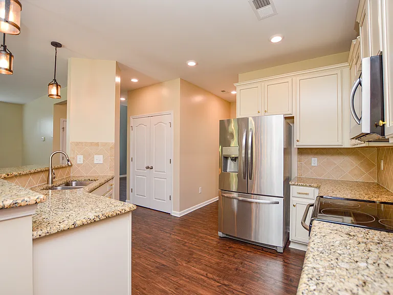 2037 Ice Lake Ct — Photo 14