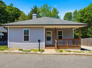 546 Baltimore Dr, Cramerton, NC 28032
